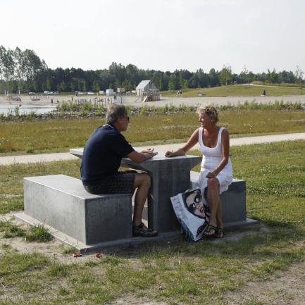concrete picnic bench Bureau Stoep